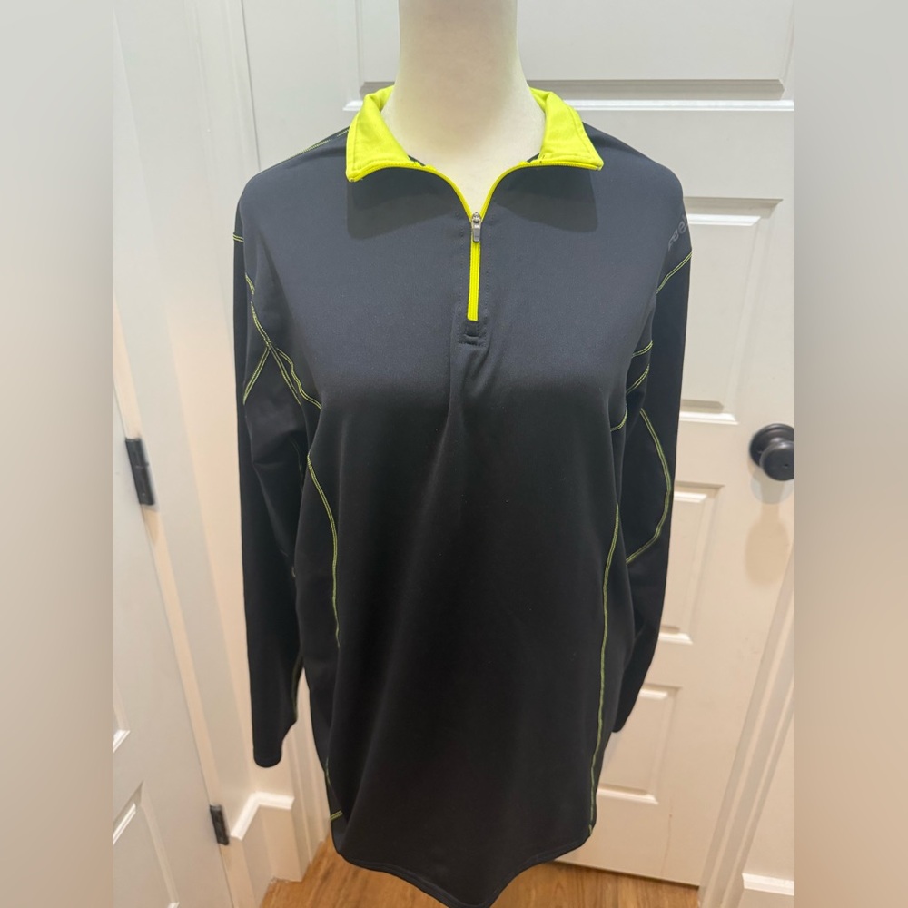 Reebok. Men’s 1/4 Zip Play Dry Pull Over. Black & Neon Yellow. Size Medium.